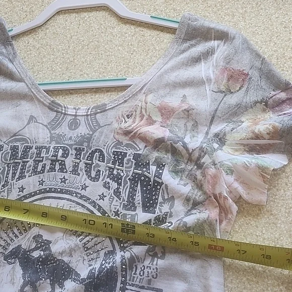 American Cowgirl Floral Graphic Tee - White and Pink Size M - Picture 9 of 11